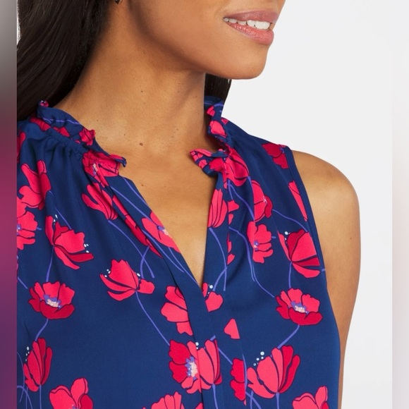 NWT 41 HAWTHORN SLEEVELESS RUFFLED NECK BLOUSE IN BLUE AND RED FLORAL - Picture 4 of 8